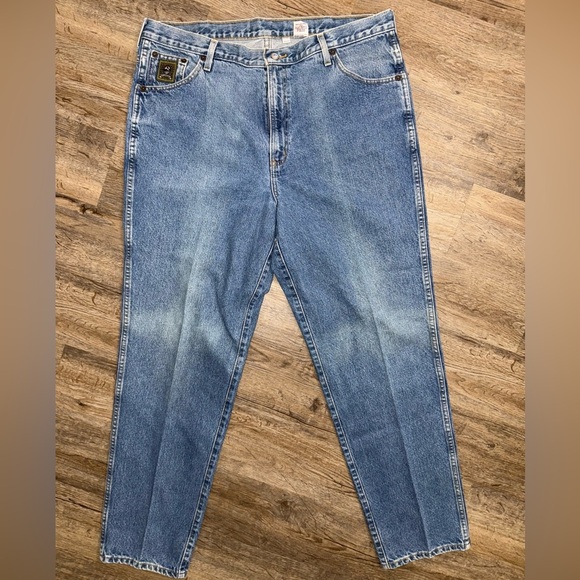Cinch • Green Label Original Relaxed Fit Jeans - Picture 2 of 9